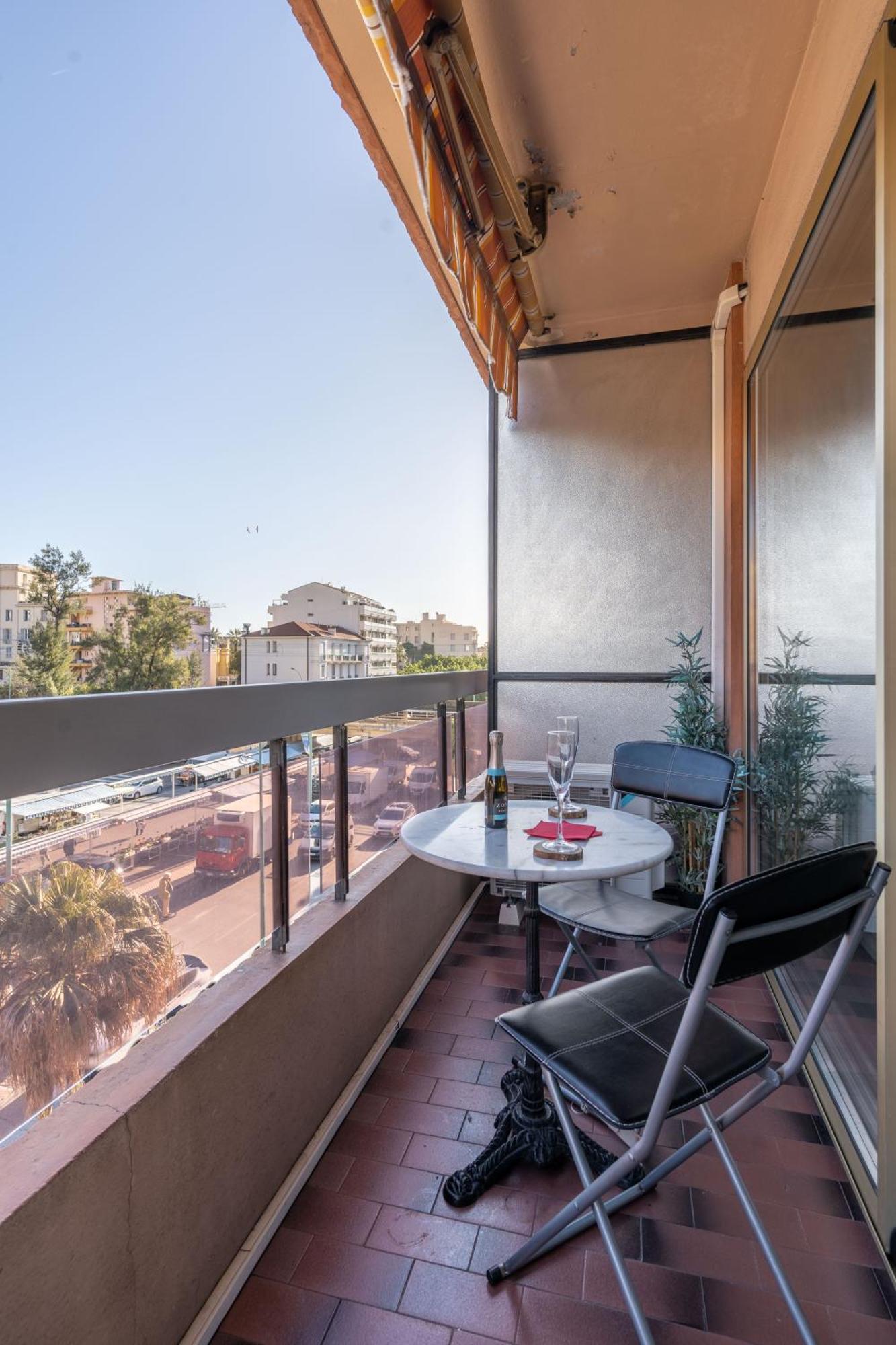 Charmant 2 pièces Climatisée Centre, Balcon et Proche Gares Menton Exterior foto
