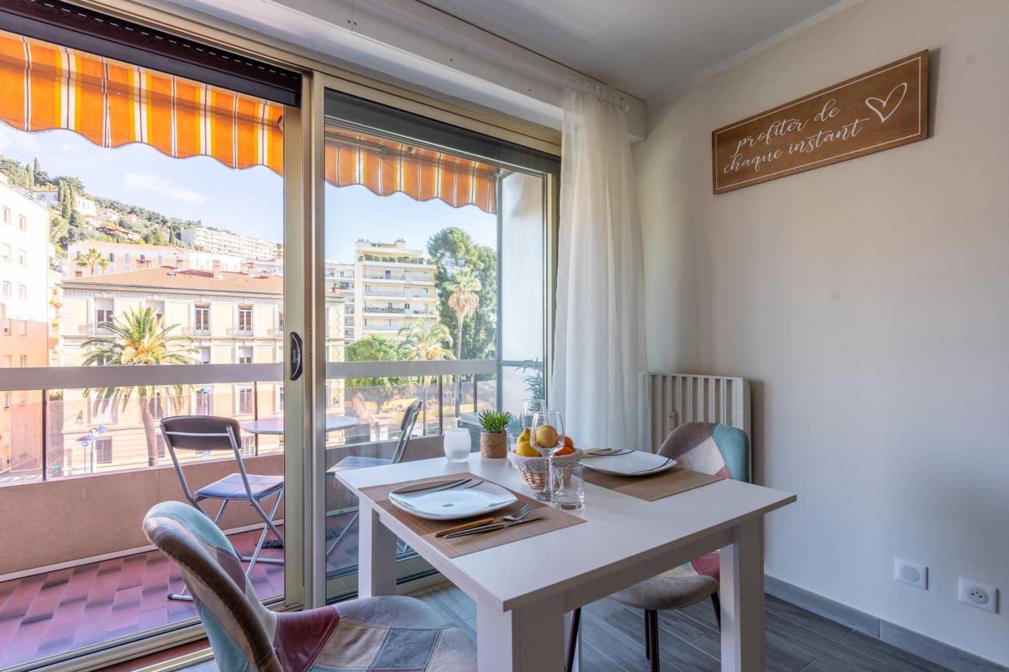 Charmant 2 pièces Climatisée Centre, Balcon et Proche Gares Menton Exterior foto